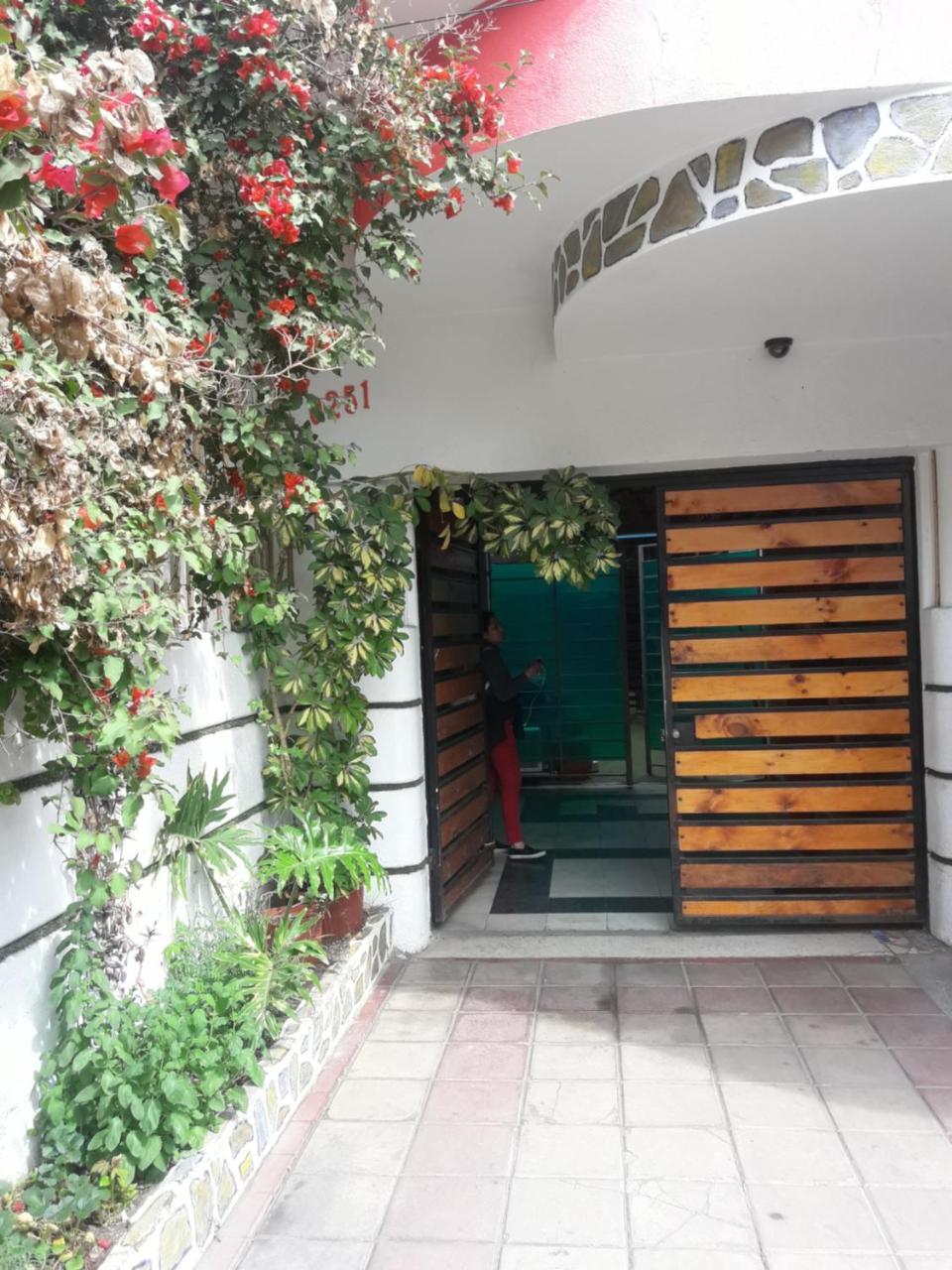 Chile Pepper Hostel ซานติอาโก ภายนอก รูปภาพ